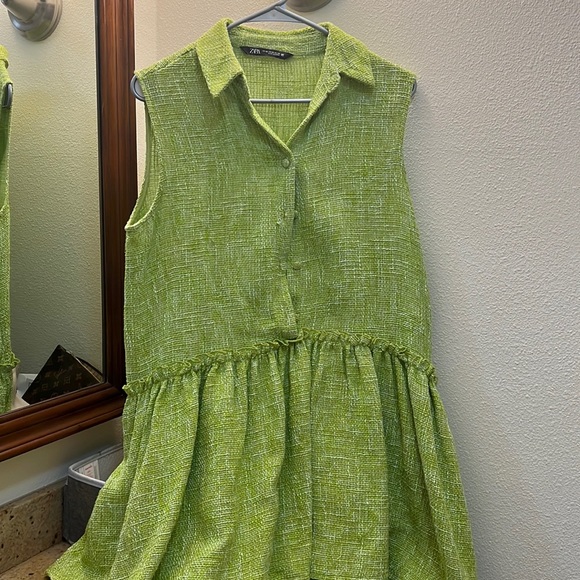 Zara - Picture 1 of 4